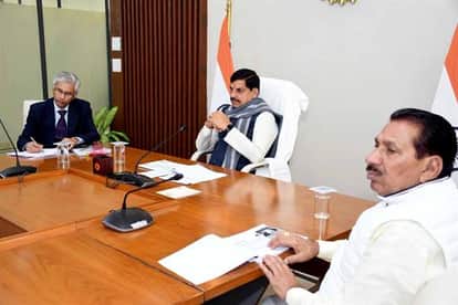 MP News: CM's instructions to collectors and commissioners, said- officers should work in mission mode for the