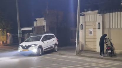 Hoshiarpur:पूर्व मंत्री सुंदर शाम अरोड़ा के घर 62 घंटे चली आईटी की रेड, गाड़ियों में दस्तावेज ले गई टीम - It Raid At Former Minister Sunder Sham Arora Hoshiarpur House Lasted 62