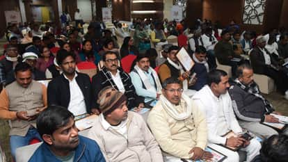 Amar Ujala Best Pradhan program Minister Ravindra Jaiswal honored village heads in varanasi