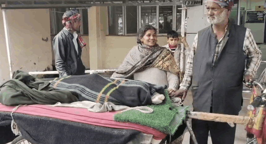 incident of woman body being carried on hand cart in Faridabad caused stir in health department