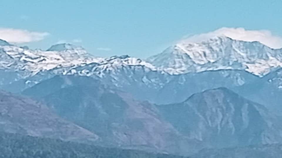 डीडीहाट से इस तरह नजर आ रही है हिमालय में पर्वत पर दूसरे ओम की आकृति।