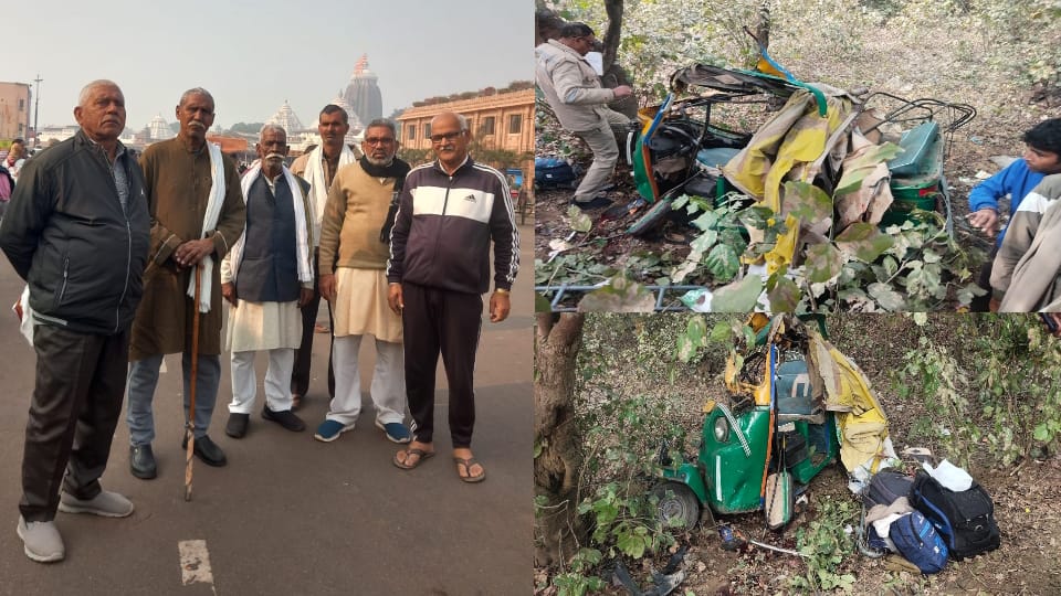 Agra Road Accident I told them get off Raja Ki Mandi station Ramavatar broke down in tears who lost 5 friends