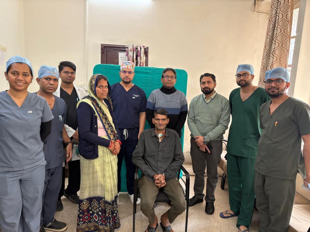 Indore News: A man's neck was severely cut by a grinder, but doctors at MY Hospital performed surgery and save