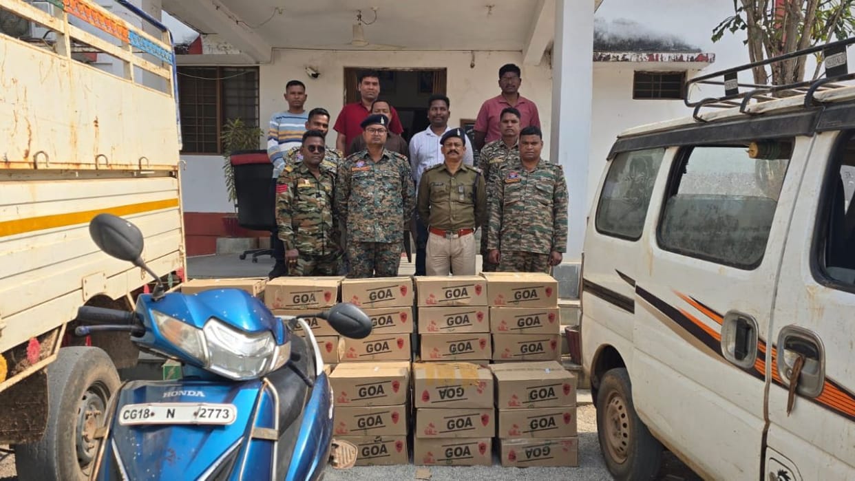 English liquor worth Rs three lakh manufactured in Madhya Pradesh seized along with vehicle in Dantewada