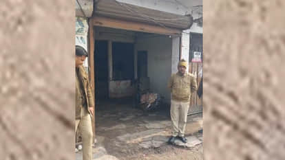 Kanpur: Fire breaks out in bank due to short circuit, furniture and wiring damaged