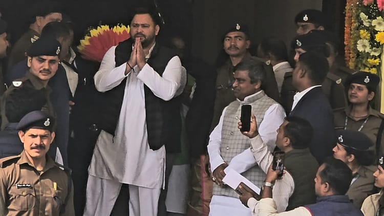 Budget session Bihar Legislative Assembly: आर्थिक सर्वेक्षण पेश, तेजस्वी की व्हीलचेयर देख नीतीश ने पूछा हालचाल