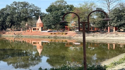 माधोटांडा स्थित गोमती उद्गम स्थल