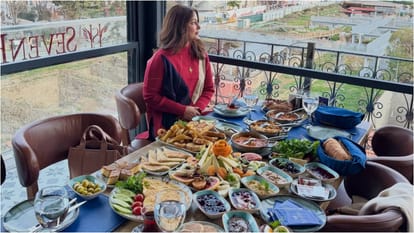 hina khan Enjoying her favourite Food During vacation says Food is love and life shares Photos