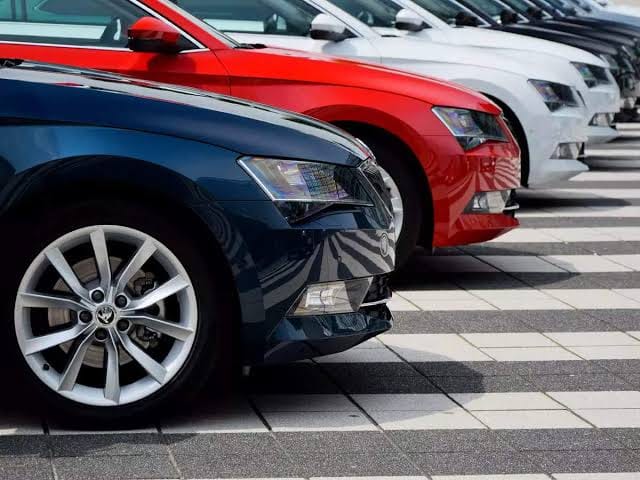 US Carmakers Back Trump Plan to Ease Fuel Economy Rules, Seek Policy Tweaks
