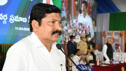 वाईएसआरसीपी नेता जोगी रमेश