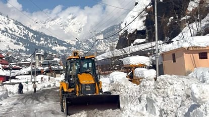 Himachal Weather Atal Tunnel closed due to snow rain and snowfall expected in today