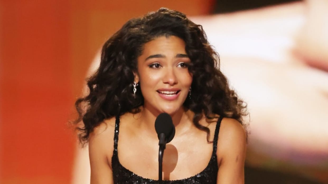 Grammy award winner singer Olivia dean life and comments about illegal immigrants