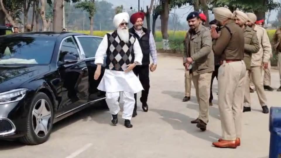 Dera Beas chief meets Bikram Majithia in Nabha jail