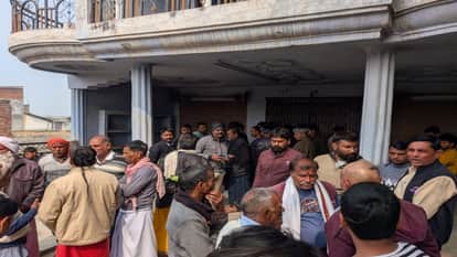 Prayagraj News: Retired inspector murdered in his house, body found drenched in blood in the morning