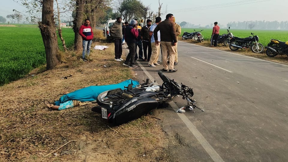 Mother and son died in a road accident in Fatehabad