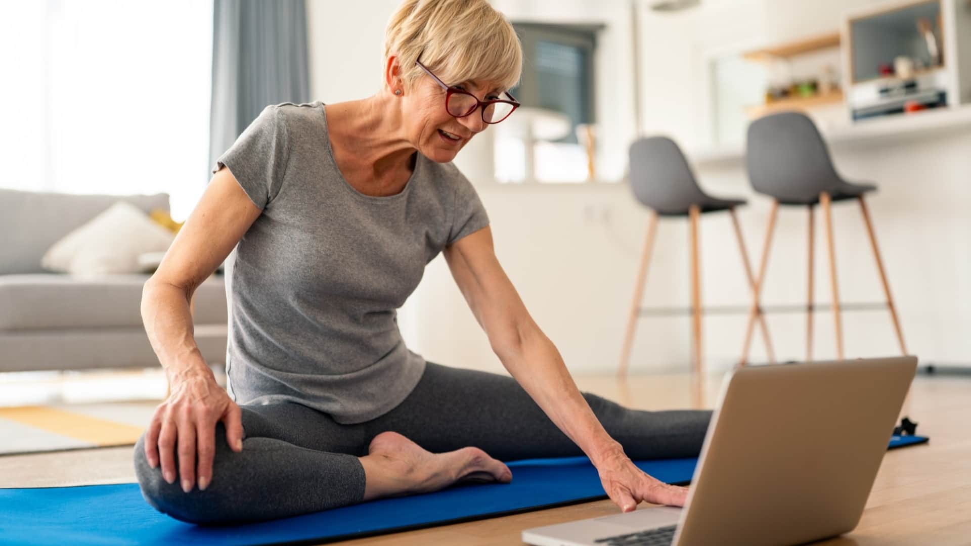 can yoga remove spectacles is this possible or not kya yoga se chashma hat sakta hai