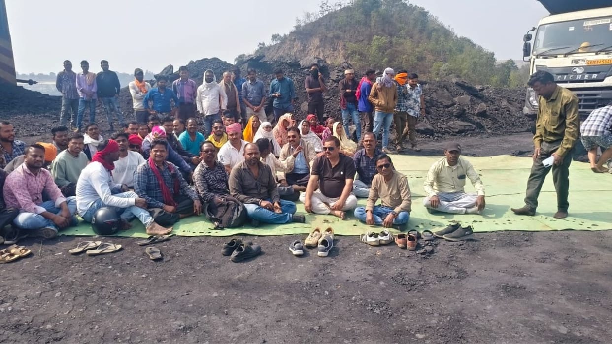 Demonstration of Chhattisgarh Kisan Sabha demanding employment and ban on blasting in Korba
