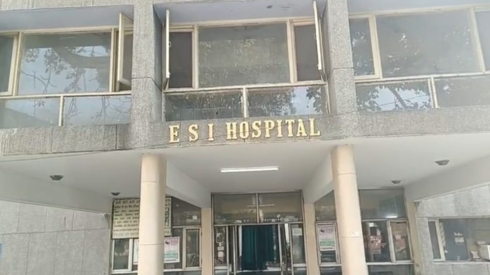 Body of young man found in ladies bathroom of Phagwara ESI hospital see video