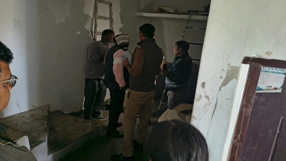 Mayank ran throughout house to save his life floor and walls were found covered in blood in Firozabad