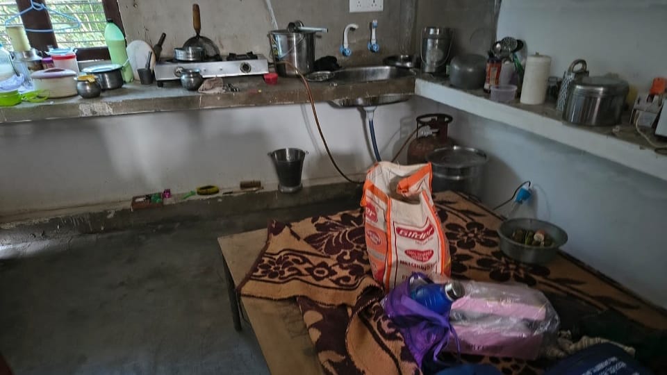 Mayank ran throughout house to save his life floor and walls were found covered in blood in Firozabad