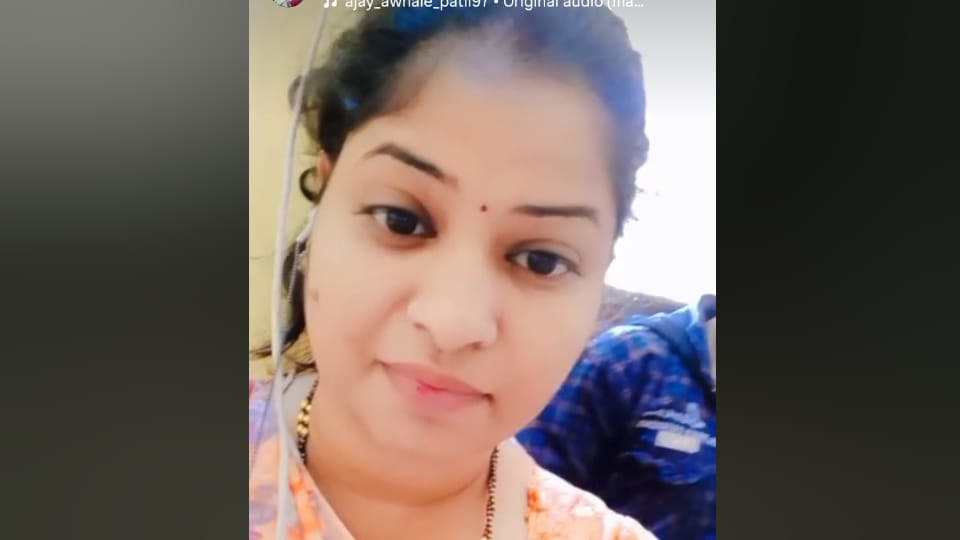 Gorakhpur Priya Murder Case Priya expressed her pain social media Vijay introduced him to his wife in Mumbai