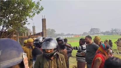 Stone pelting on the team that went to remove encroachment in ballia
