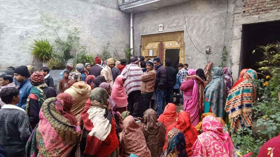 woman murder her blood-stained body was found in house After the robbery in hapur