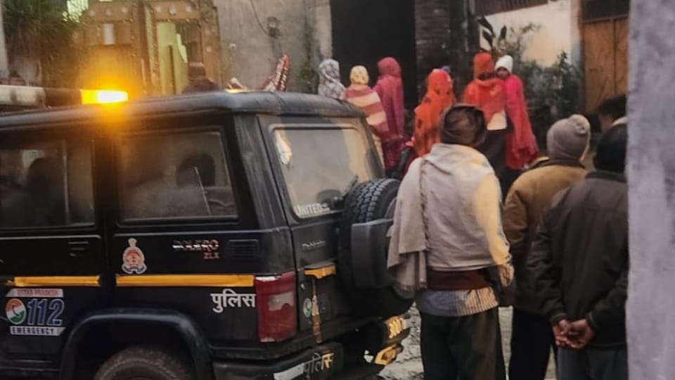 woman murder her blood-stained body was found in house After the robbery in hapur