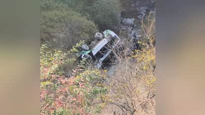 hrtc nerwa ponta bus accident near Kwanu vikasnagar, many passanger injured