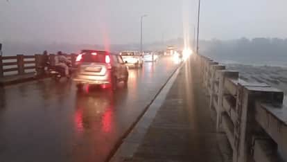 Kanpur Dense darkness enveloped Shuklaganj at 9 AM storm and rain brought life to a standstill