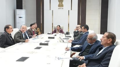 मुख्यमंत्री रेखा गुप्ता ने जल बोर्ड की समीक्षा बैठक