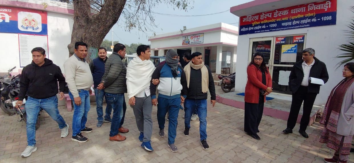 Vigilance team arrested SHO Niwari accepting bribe of Rs 50000