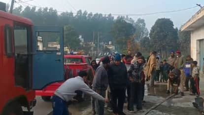 fire broke out in shop at Bagpur Chowk in Hoshiarpur