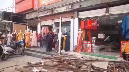 Panic in Meerut Central Market After Supreme Court Order, Traders Remove Illegal Structures
