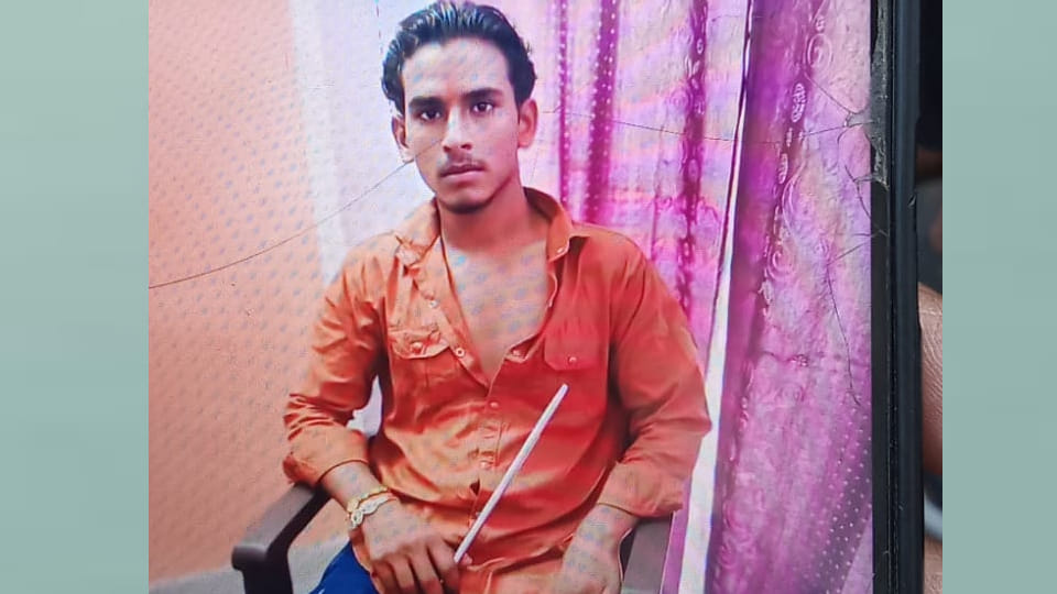 Kanpur: welder committed suicide by shooting himself in the head with a pistol