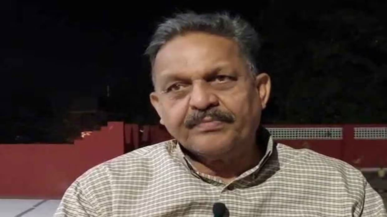 DM Ghazipur should pass an order with reasons within 5 weeks in the case of the attached house of MP Afzal