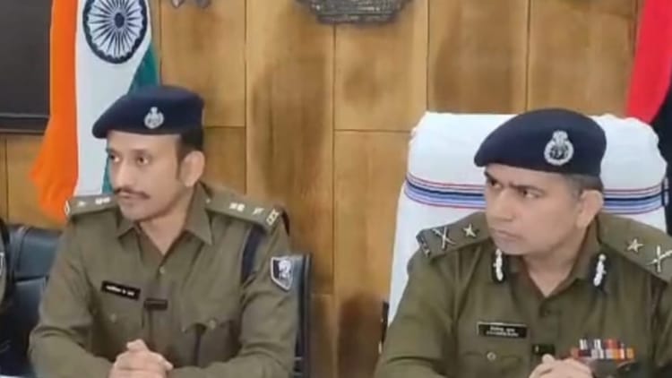 Bihar: गर्ल्स हॉस्टल हत्याकांड का सच बताने के लिए IPRD कार्ड मांगा, फिर मीडिया को जवाब नहीं दे सकी पुलिस