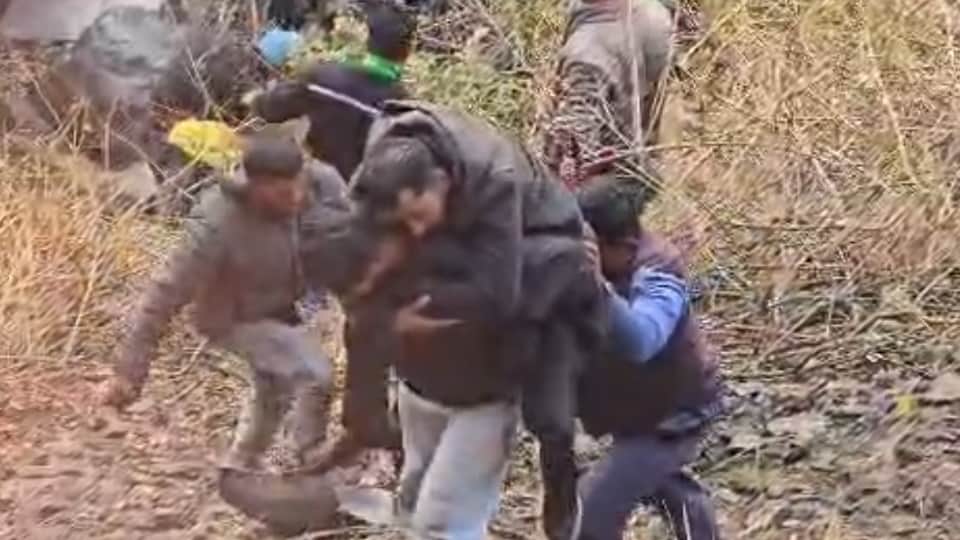 Vikasnagar Bus Accident SDRF and ambulance arrived late, so passersby and locals became the rescuers