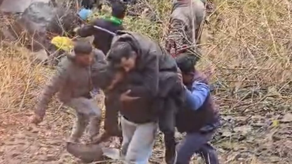 Vikasnagar Bus Accident SDRF and ambulance arrived late, so passersby and locals became the rescuers
