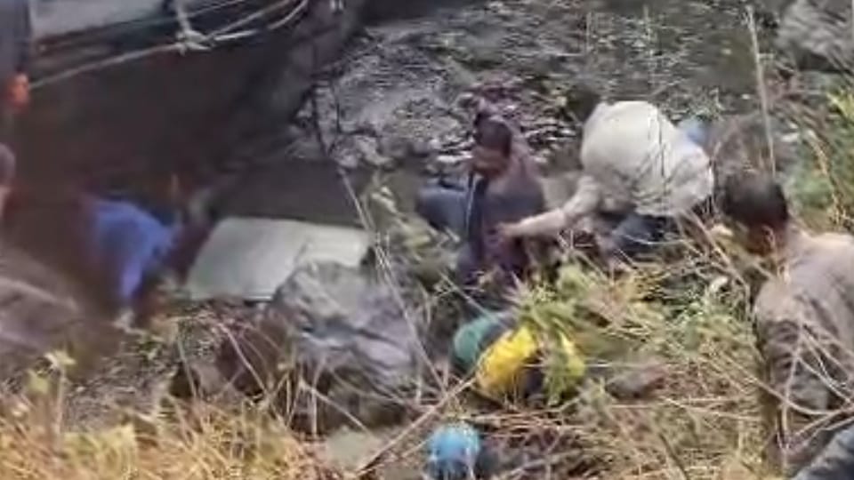Bus Accident Himachal Roadways Vikasnagar lack of crash barriers on the road was the cause of accident