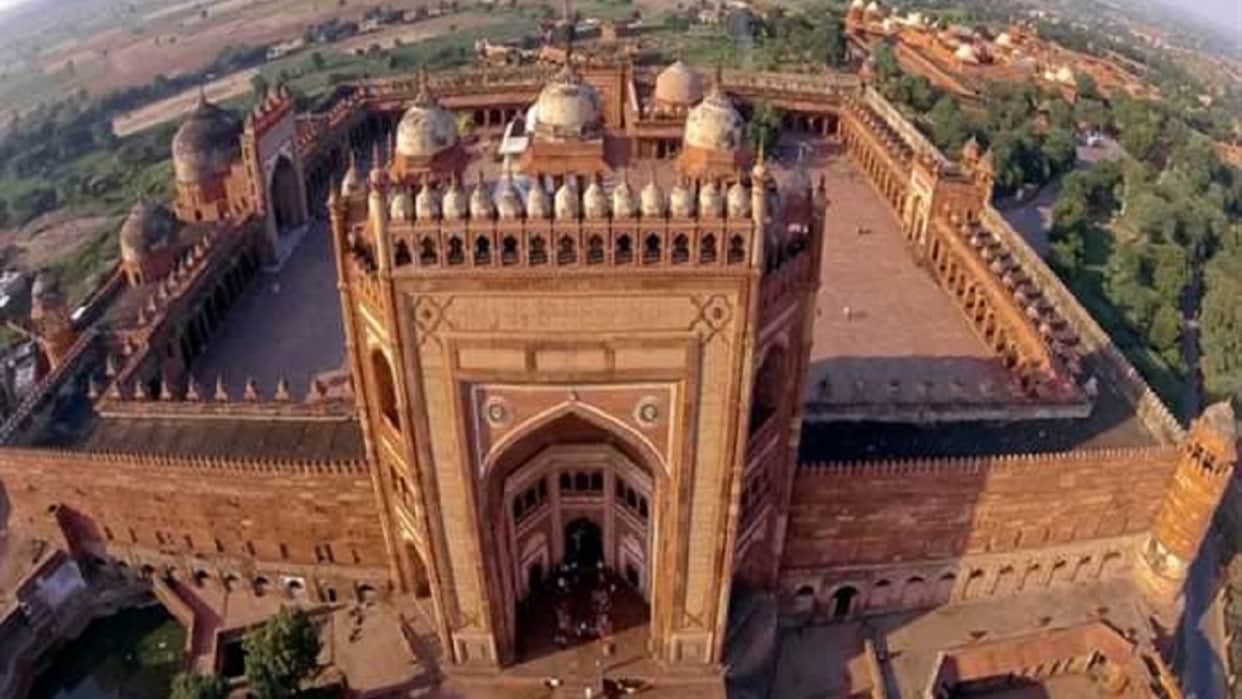 NGT Seeks Reply from UP Government Over Conservation of Fatehpur Sikri Hills and Lake