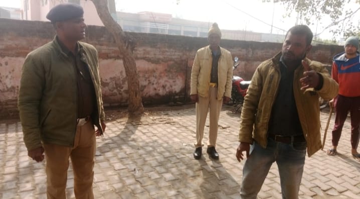 Kanpur Dehat Accident at railway bridge laborer dies after being swept into the river by a passing train