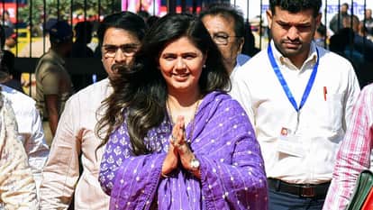 Maharashtra minister Pankaja MundeTechnical snag detected in chopper scheduled to fly News In Hindi