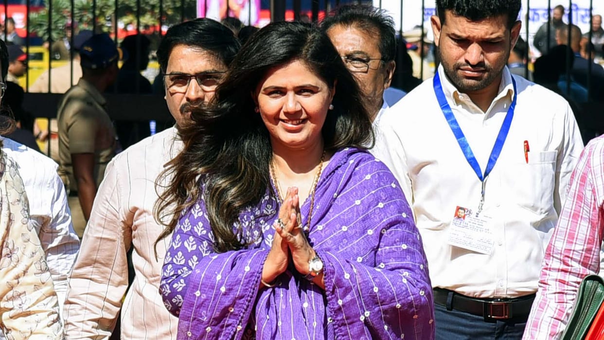 Maharashtra minister Pankaja MundeTechnical snag detected in chopper scheduled to fly News In Hindi