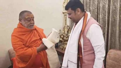 Haridwar news Maharashtra CM Devendra Fadnavis arrived in Haridwar sought blessings  From Saints