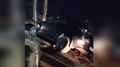 Meerut: Car with five members of the family fell into the drain, screams for help and help