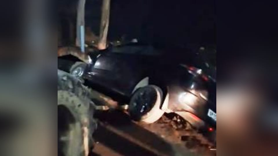 Meerut: Car with five members of the family fell into the drain, screams for help and help