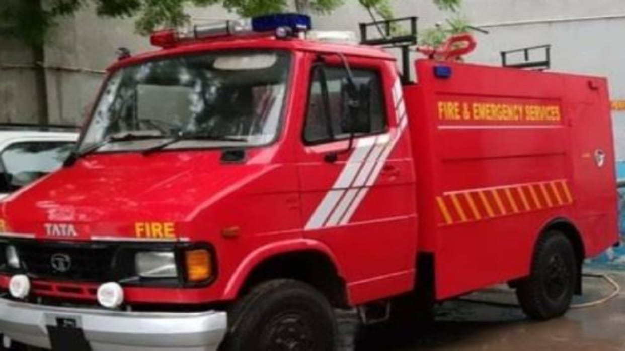 Sawai Madhopur News: Fire breaks out in car under unknown circumstances, major accident avoided