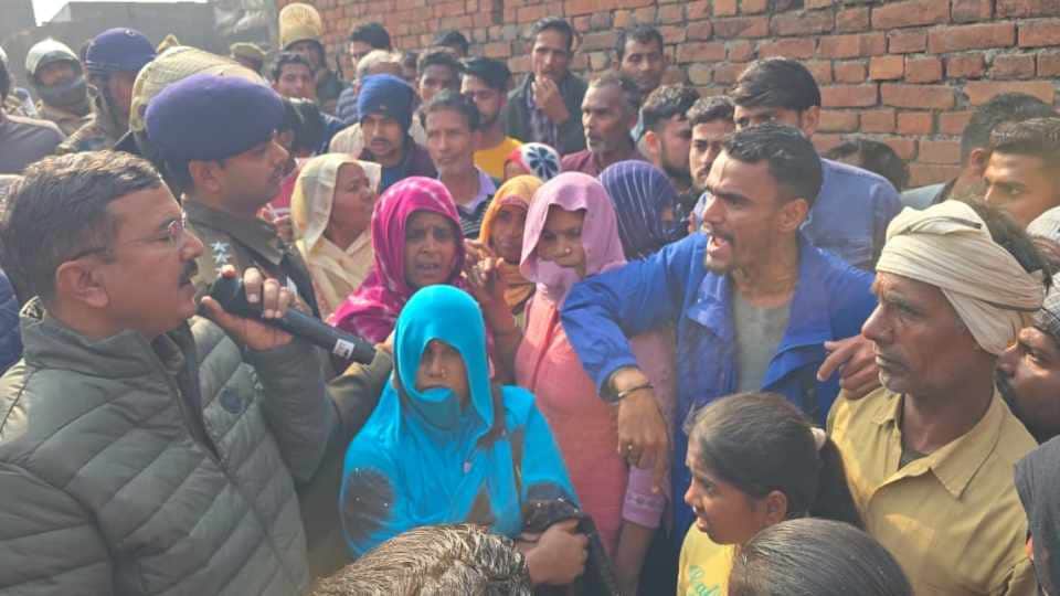 UP: Woman murdered in broad daylight in Amroha, stabbed repeatedly near her home