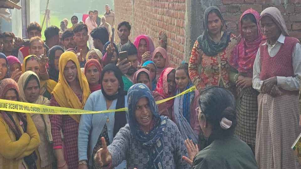 UP: Woman murdered in broad daylight in Amroha, stabbed repeatedly near her home